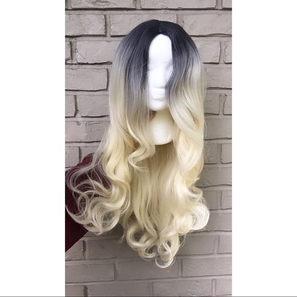 ✨ Blonde Ombré Wig ✨ - Picture 6 of 8